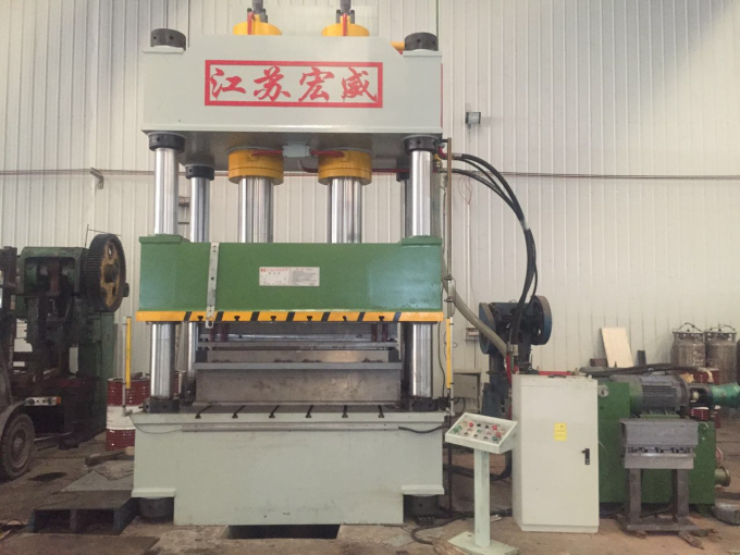 32系列四柱液壓機(jī).jpg